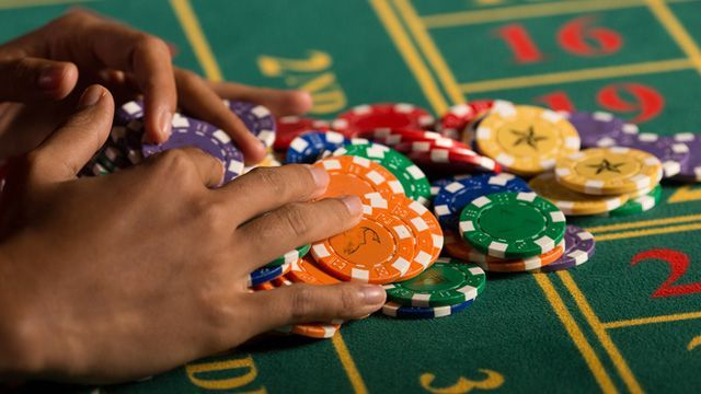 Lucky Block Casino کھلاڑیوں کے لیے لائیو کیسینو سیکشن